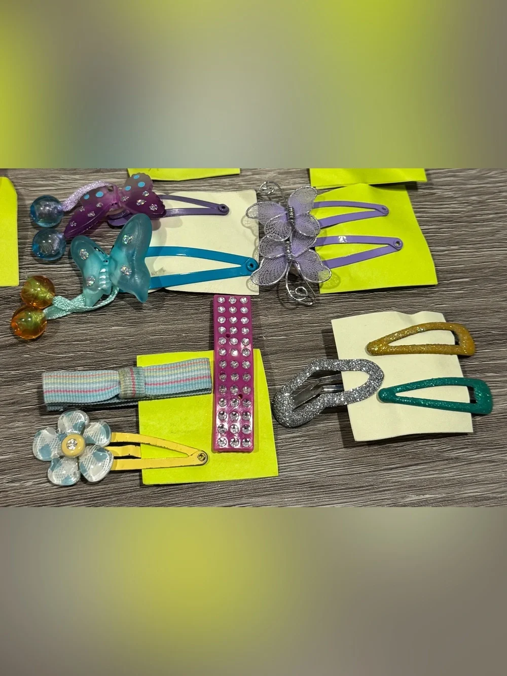 Assorted Kids’ Hair Clips and Barrettes - Multicolor Pairs & Loose Styles